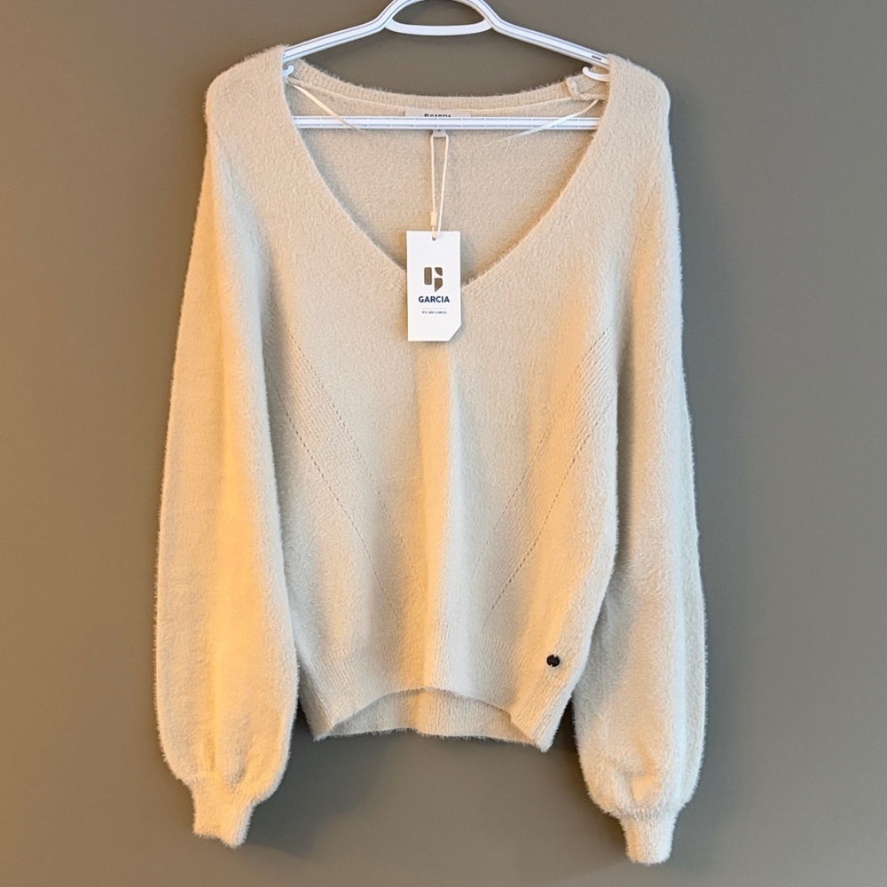 GARCIA Soft Cream V-Neck Kitten Jumper size small - Picture 5 of 16
